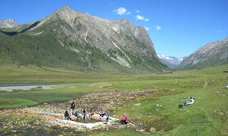 Trekking from Yilhun Lhatso to Dege